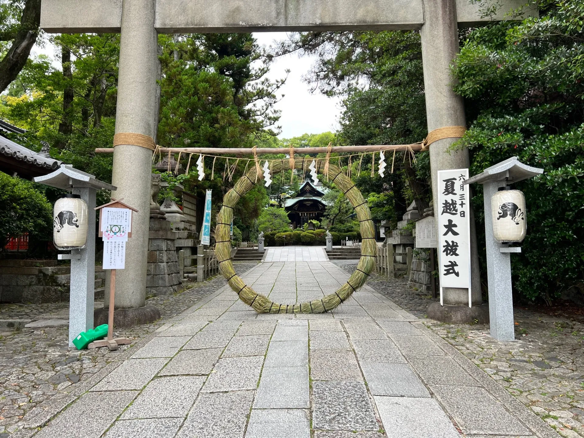 石の提灯台