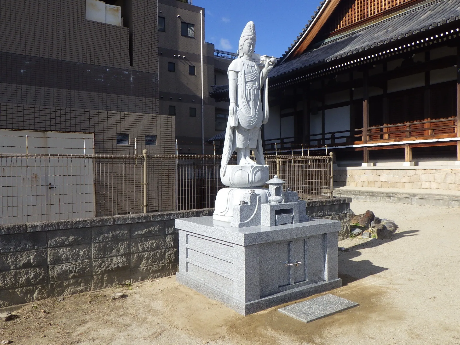 合祀墓(観音像)